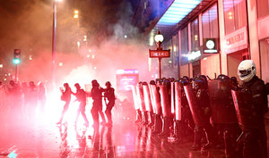 Scène de violence dans la rue. (Crédit photo : AFP)