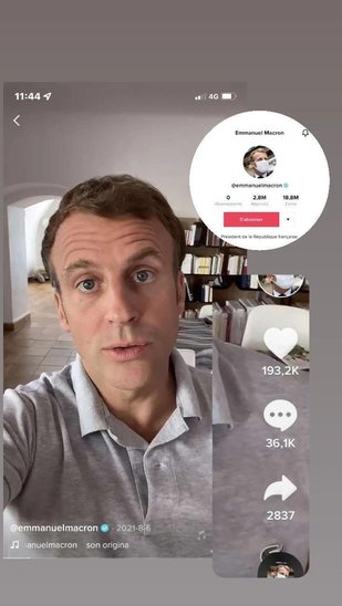 Capture d'écran d'E.Macron tournant une vidéo sur Tik Tok en mode décontractée (Crédit photo : EM)