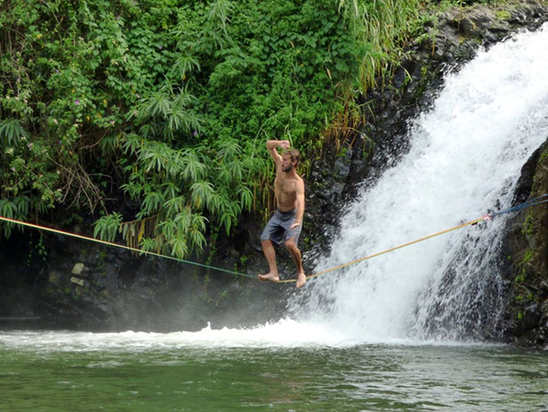 Sur la Waterline de Cascade Délice, à Sainte-Suzanne, La Réunion. (Crédit photo : DROUIN)