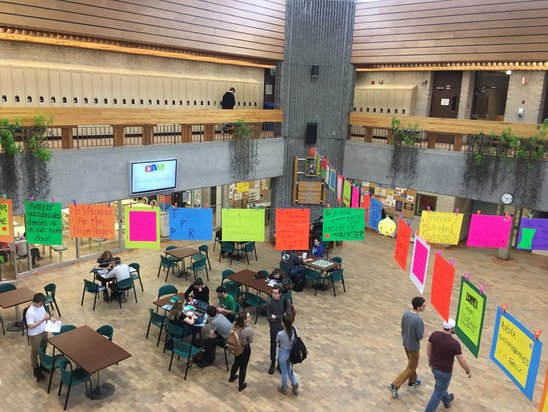 Hall du Cegep St Félicien (Crédit photo : twitter @Ozanam35)