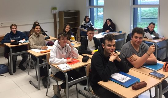 Yatharth (deuxième à partir de la gauche) dans la classe de seconde ABIL. (Crédit photo : YM)