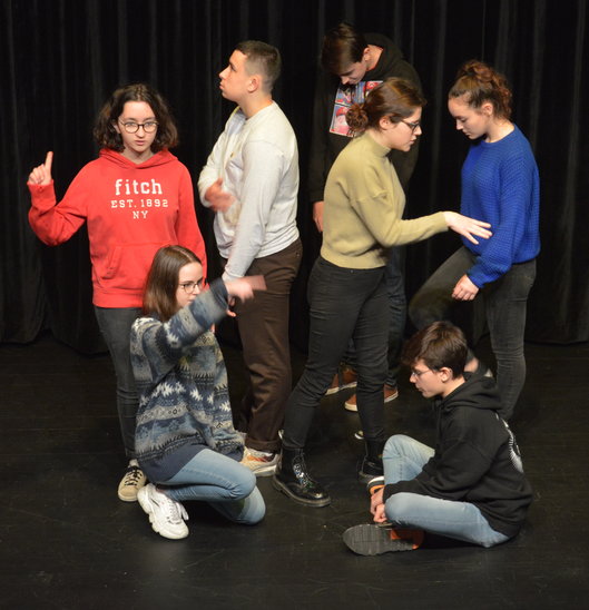 Atelier Théâtre (Crédit photo : Lycée Charles Péguy)