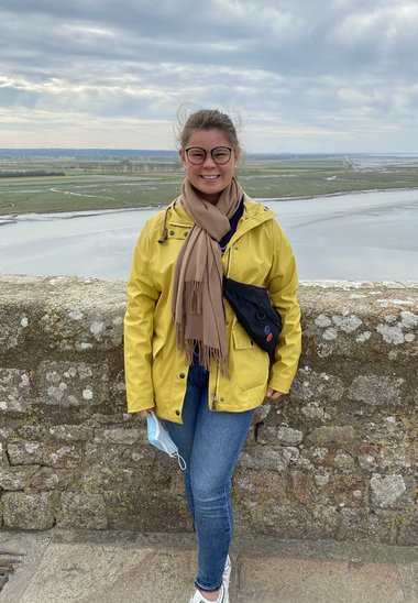 Pendant les vacances de la Toussaint, Helene au Mont St Michel. (Crédit photo : Helene Salzburger)