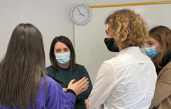 Angèle et son association DVGE interviennent dans les lycées. (Crédit photo : Angèle Duret)