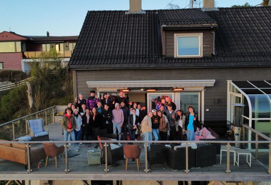 Photo prise par Sondre et son drone chez Tobias, le 25 avril, Les premières et leurs correspondants (Crédit photo : Lycée Fresnel)