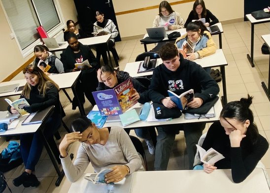 Un moment privilégié de lecture...chut ! (Crédit photo : C Marcelin)