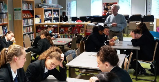 Yvon Le Caro est ingénieur agronome, il enseigne à l'université Rennes-Beaulieu. (Crédit photo : Lycée Sainte-Thérèse)