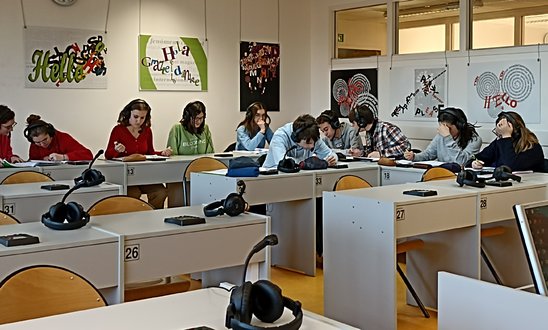 Les élèves de l'option italien en laboratoire de langues. (Crédit photo : DR)