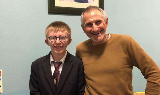 Baptiste et le professeur Carré (Crédit photo : Lycée Sainte-Thérèse)