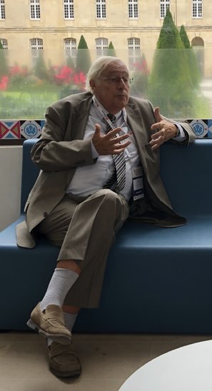 Bertrand Badie pendant l'entretien (Crédit photo : JL Villemin)