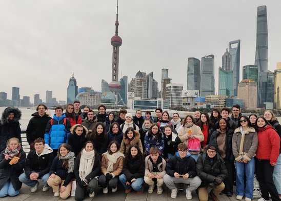 Les élèves de chinois sur le Bund à Shanghai. (Crédit photo : Ghislain Fauchard)
