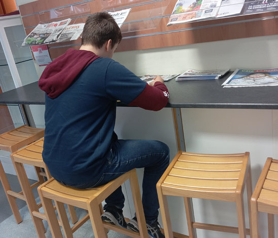 S'offrir un moment de lecture, une parenthèse de solitude choisie. (Crédit photo : Tonya Jacq)