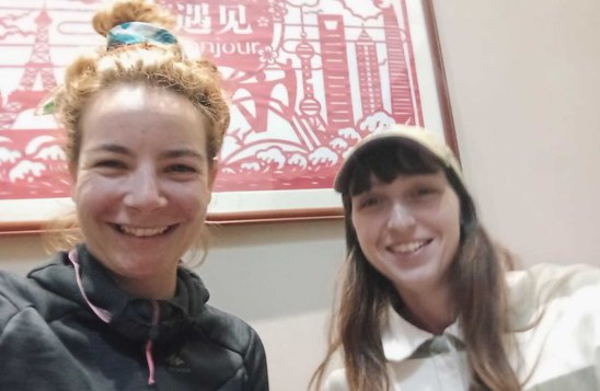 Louise Boudaud, à gauche, et Clarisse Le Guernic à Shangai. (Crédit photo : Louise Boudaud)