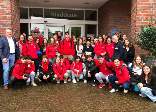 Le groupe Erasmus + avec le maire de Wildeshausen, à gauche. (Crédit photo : Laurine Seguin)