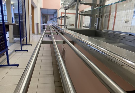 La ligne de self du lycée deviendra-t-elle bientôt autonome ? (Crédit photo : Evan Malfroy)