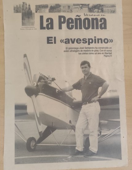 La une du journal du 30 juillet 1999 présentant José avec son 1er avion (Crédit photo : Ana)