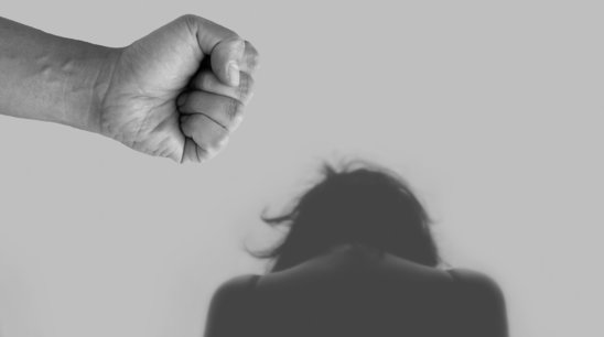 Le 3919 accompagne les femmes victimes de violences (Crédit photo : Pixabay - Tumisu)