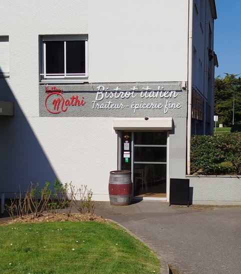 La devanture du bistrot (Lycée Jean Macé de Rennes (Crédit photo : 35)