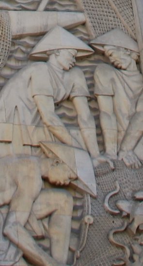 Un détail du Bas relief, sculpté par Alfred Janniot en 1930. (Crédit photo : Fred Romero)