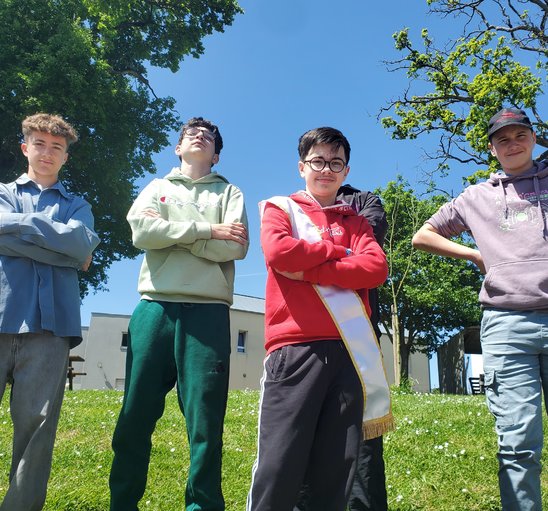 Les utopistes prêts à défendre leur vision d'un monde meilleur (Crédit photo : HUBERT Benjamin)