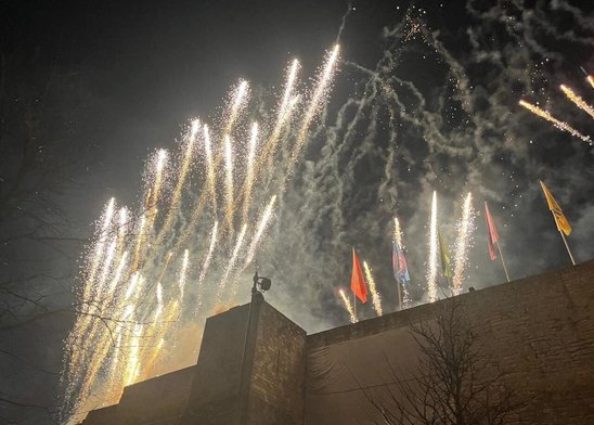 Le feu d'artifices tiré du château le 20 mars (Crédit photo : M. Kornicker)