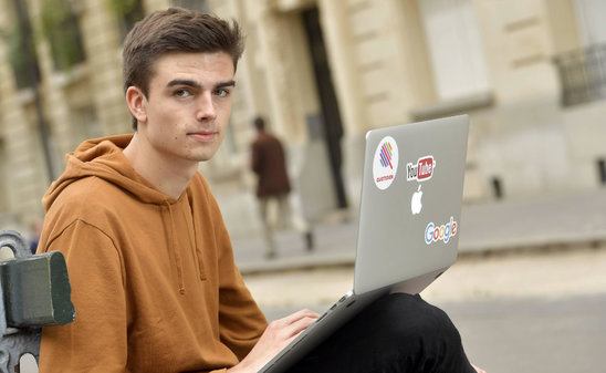 Hugo Travers posait en 2016 pour le journal Ouest-France. (Crédit photo : Daniel Fouray / Archives Ouest-France)