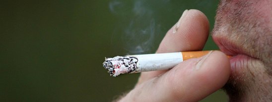 À la fin du collège, la moitié des jeunes déclarent avoir déjà fumé. (Crédit photo : Pixabay - cherylholt)