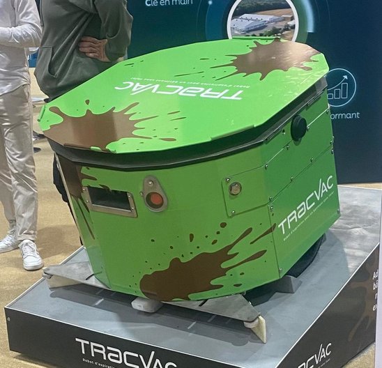 L'aspirateur TracVac de Socobati-Calipro. (Crédit photo : MFR Lamballe)