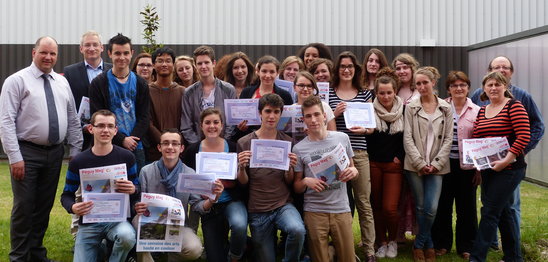 Christine et ses élèves reporters du Péguy'Mag, en 2013 (Crédit photo : Laure Berthet)