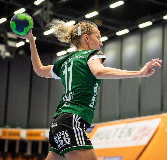 Handballeuse en action. (Crédit photo : Pixabay - BorgMattisson)
