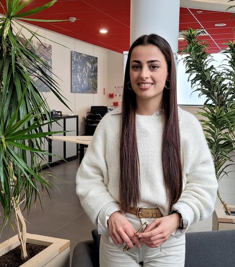 Anna est secrétaire au lycée. (Crédit photo : V.Onillon)