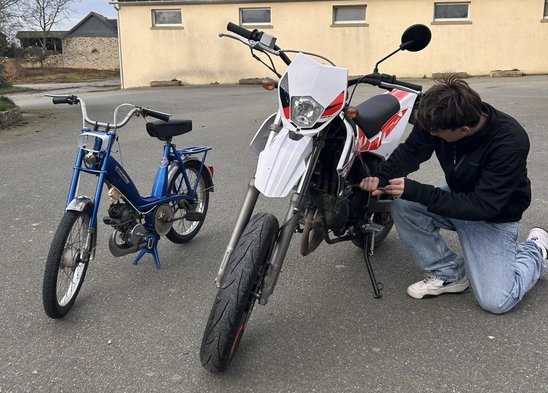 Evan en pleine réparation (Crédit photo : E.Blandeau)