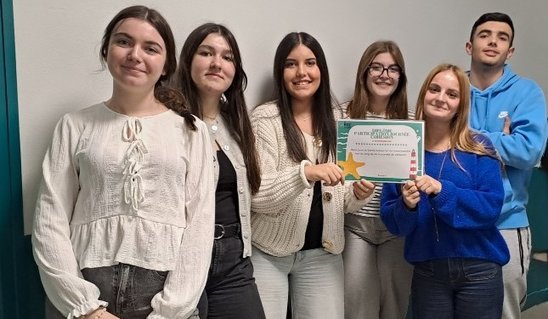 Pauline, Zélie, Alicia, Léonie, Valentine, Tiziano , élèves d'AGOrA. (Crédit photo : Gaëlle Greffard)