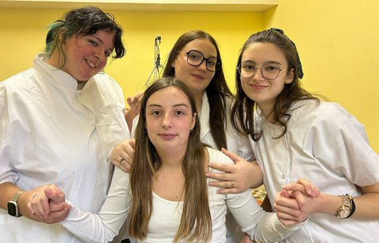 De gauche à droite : Lucie, Cléa, Julia et Dorine. (Crédit photo : MFR Saint-Jean-de-Monts)