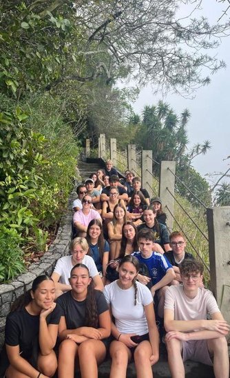 Les élèves au Pain de sucre. (Crédit photo : Lycée Notre-Dame-du Roc)