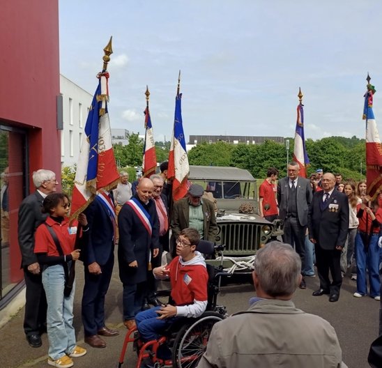 Commémorations du 8 mai 2025 avec le CCJ et le maire d'Orvault (Crédit photo : Carla Arias)