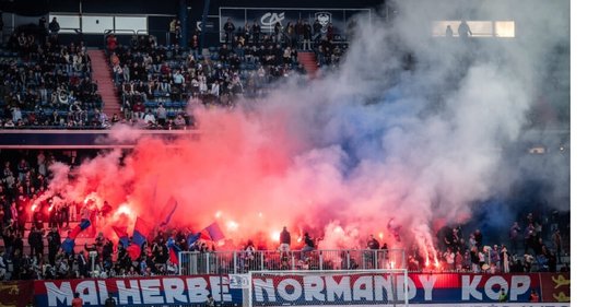 Quand le KOP s'enflamme (Crédit photo : Romain Bouillon)