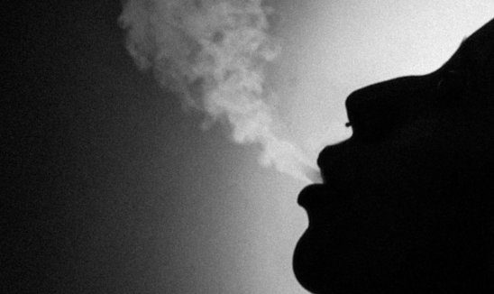Les puffs : du danger à la séduction (Crédit photo : Pexels - Boys In Bristol SmokZ)