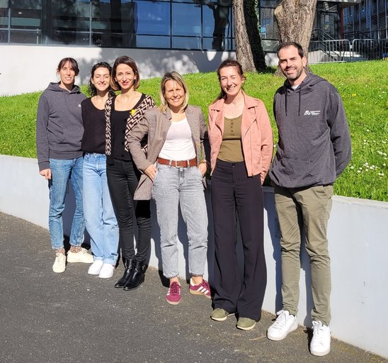 Thomas Picard et Amélie Couret entourent les femmes entrepreneures. (Crédit photo : V.Onillon)