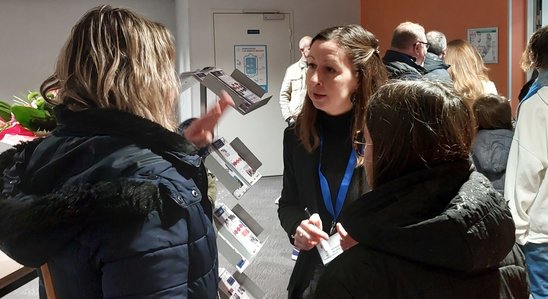 L'accueil des familles était assuré par des élèves-guides. (Crédit photo : Pascal Jaudronnet)