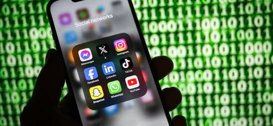 Les réseaux sociaux américains restent majoritairement utilisé par les européens. (Crédit photo : AFP/Archives / SEBASTIEN BOZON)