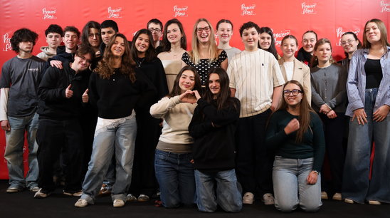 La classe de CAV au photocall de Premiers Plans (Crédit photo : Claire Maingourd)