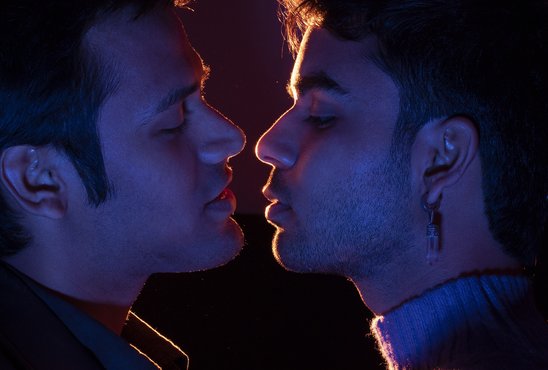 Deux hommes en couple (Crédit photo : Pexels - Abhijeet Gourav)