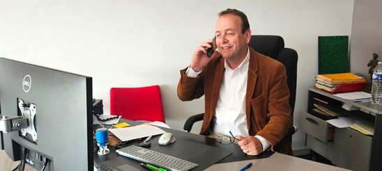 Pour Franck Levasseur, le smartphone va devenir indispensable. (Crédit photo : Clémence Mouzarine)