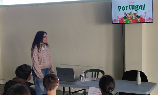 Margarida parle avec passion de son beau pays (Crédit photo : MFR Brissac)