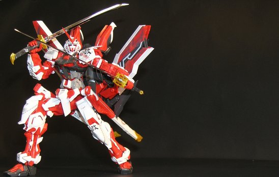 MG 1/100 MBF-P02KAI Gundam Astray Red Frame Custom. (Crédit photo : EG)