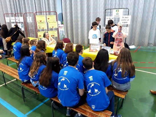 Les élèves de troisième très attentifs aux dons d'organes. (Crédit photo : fv)